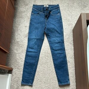 Dark blue wash 10” high rise skinny jeans